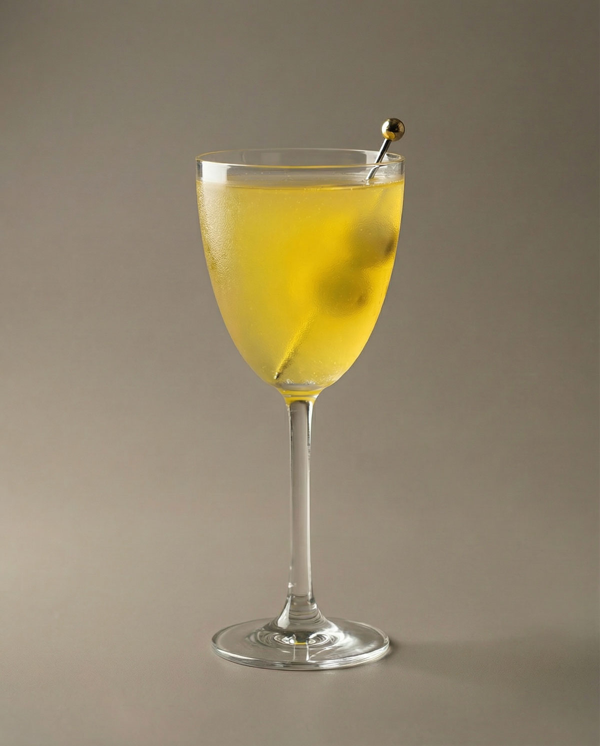 Golden Noosh Fizz saffron gin cocktail